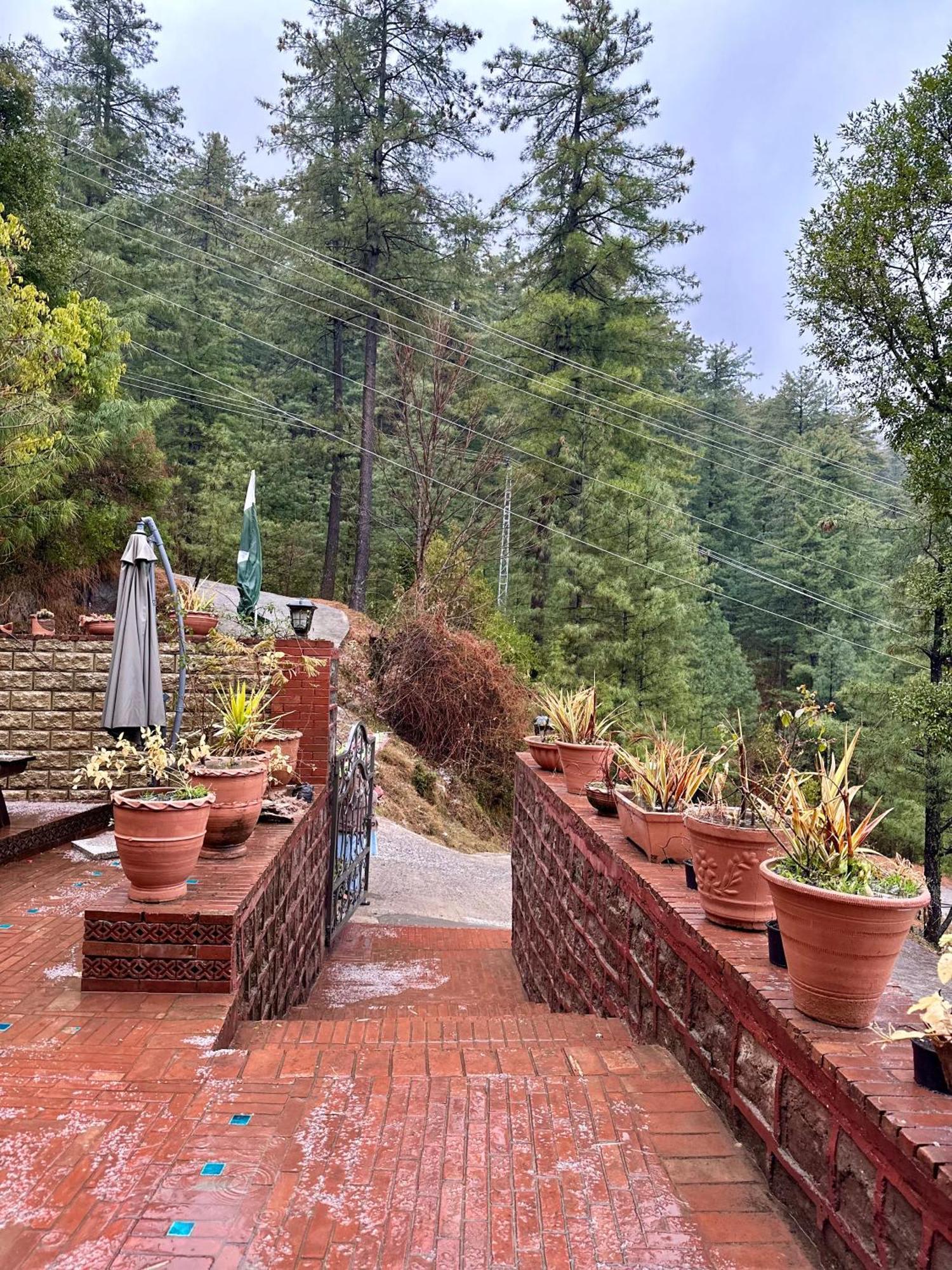 Sarah'S Lodge Murree Zewnętrze zdjęcie