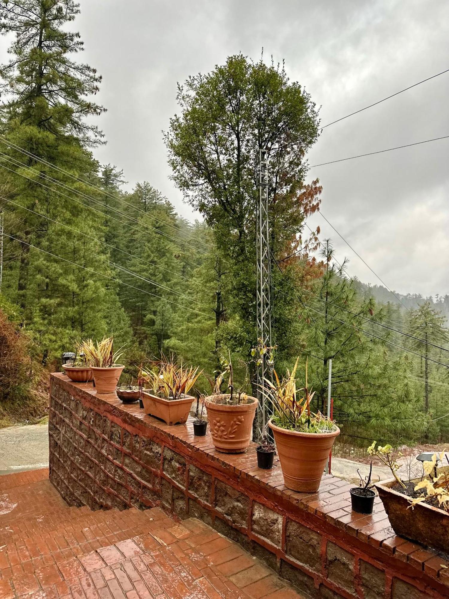 Sarah'S Lodge Murree Zewnętrze zdjęcie