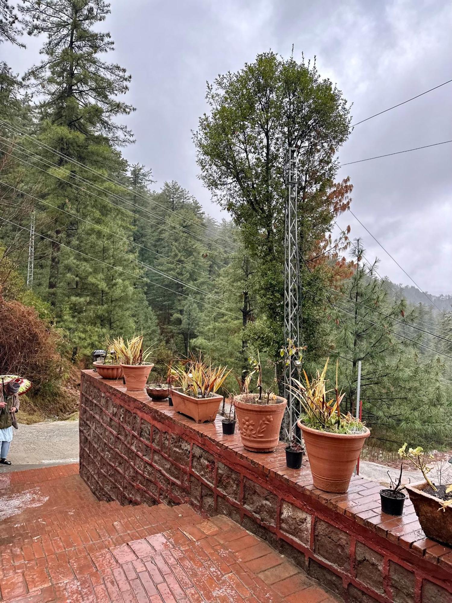 Sarah'S Lodge Murree Zewnętrze zdjęcie
