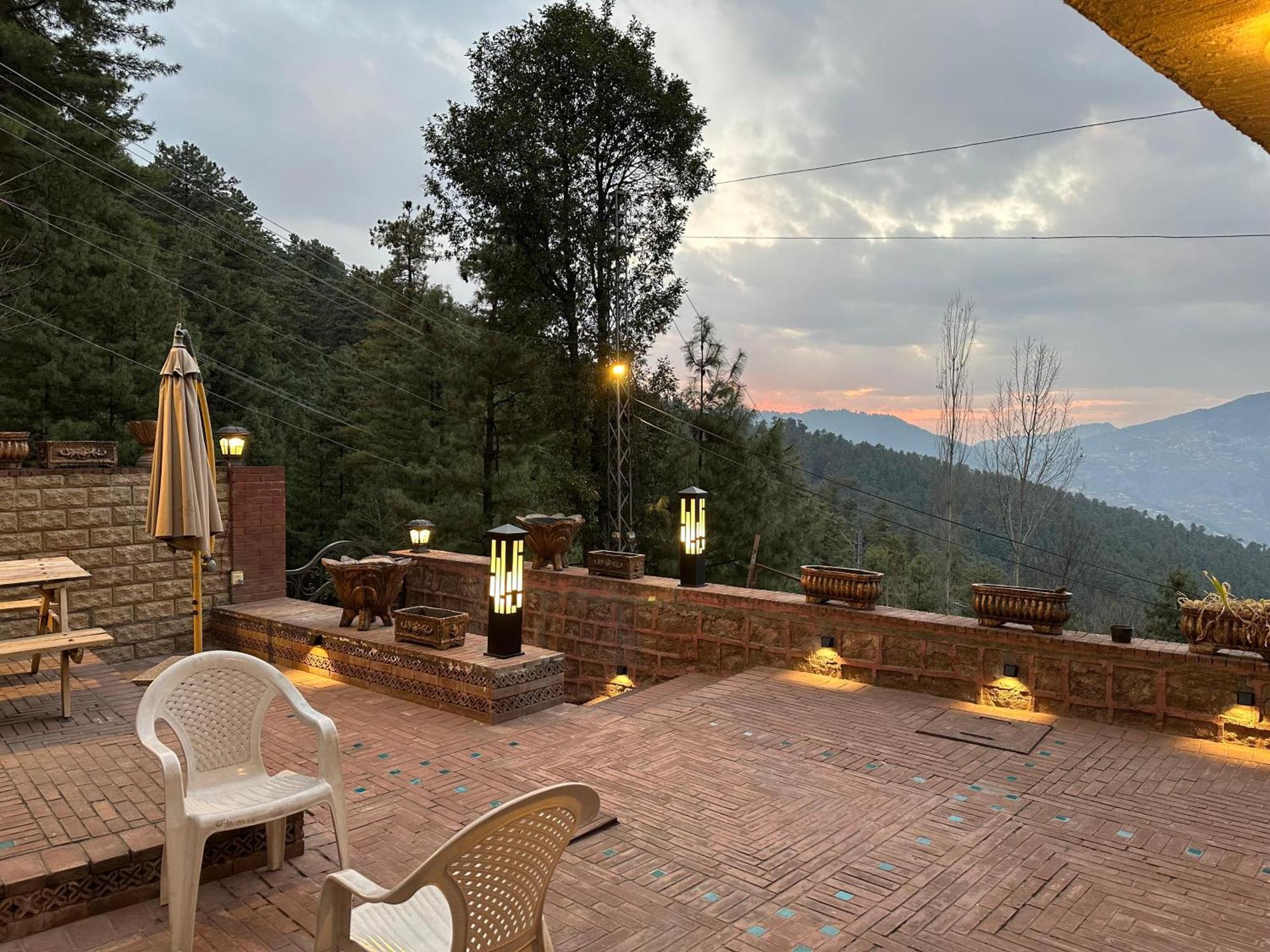 Sarah'S Lodge Murree Zewnętrze zdjęcie