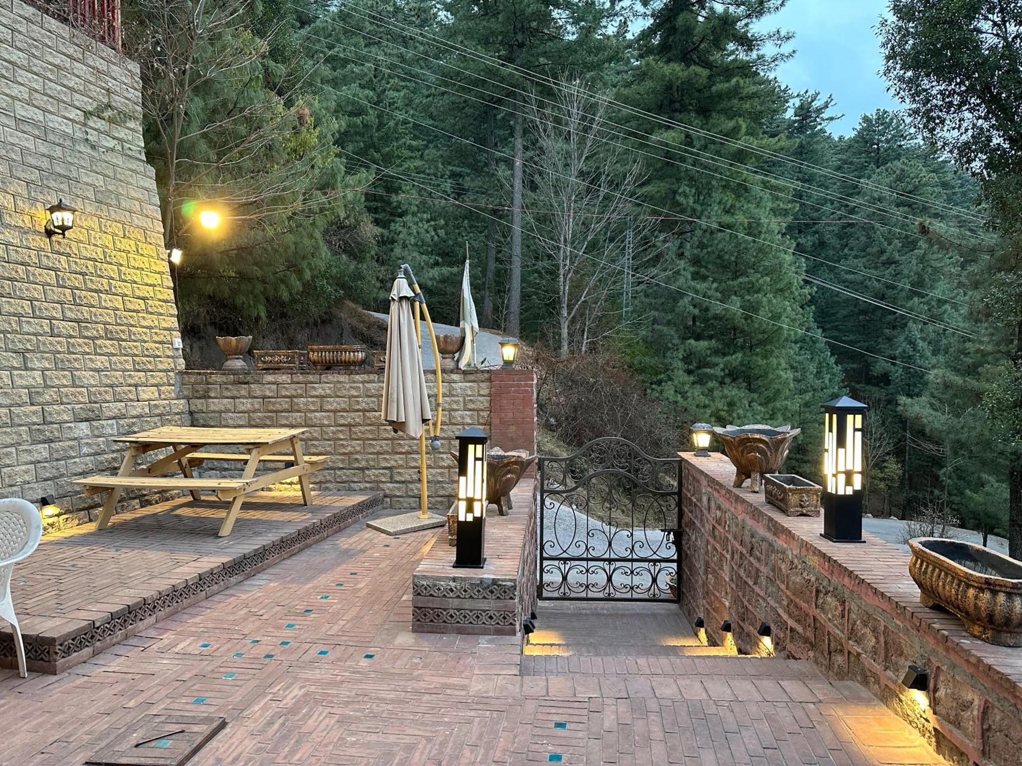 Sarah'S Lodge Murree Zewnętrze zdjęcie