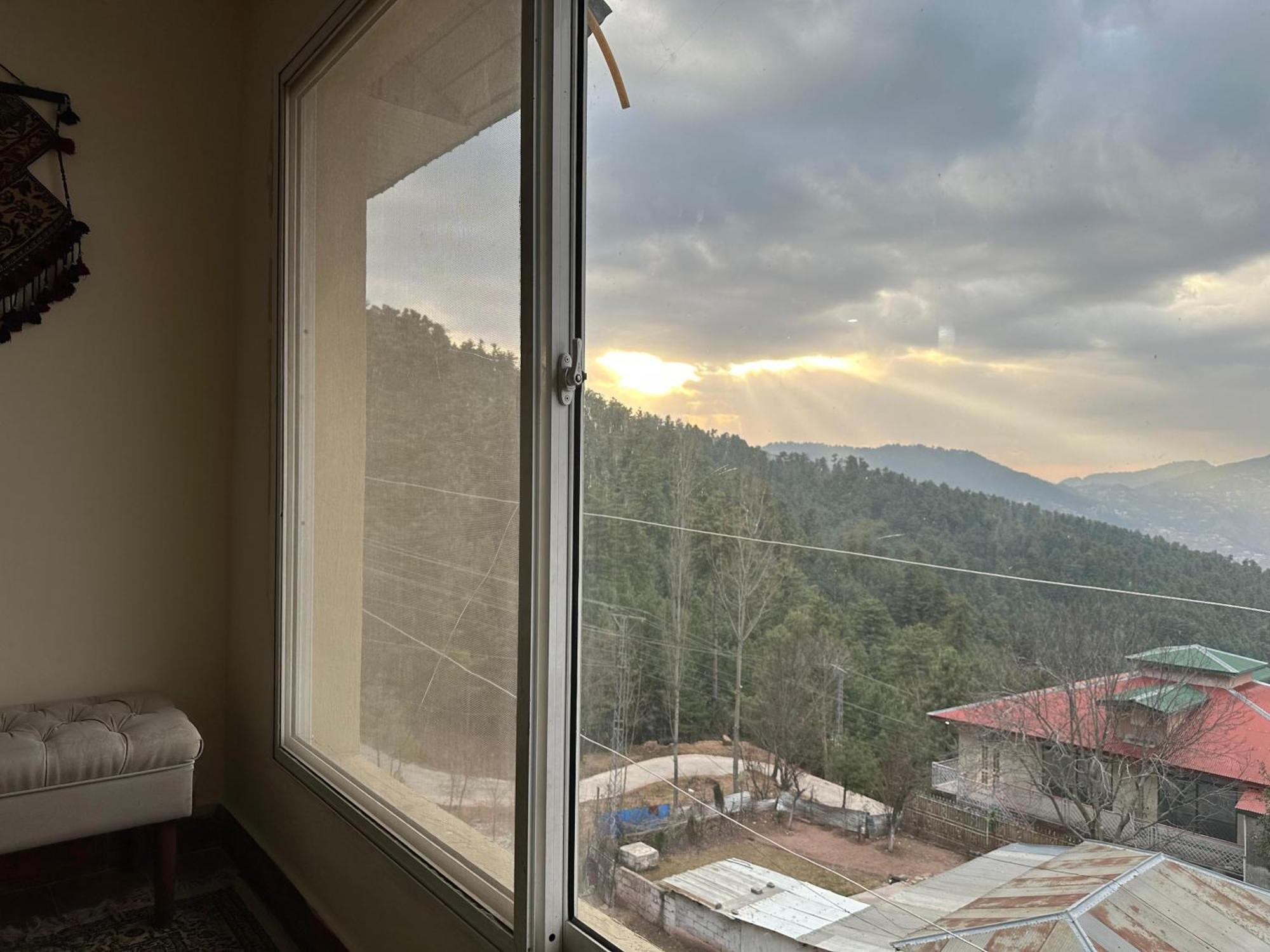 Sarah'S Lodge Murree Zewnętrze zdjęcie